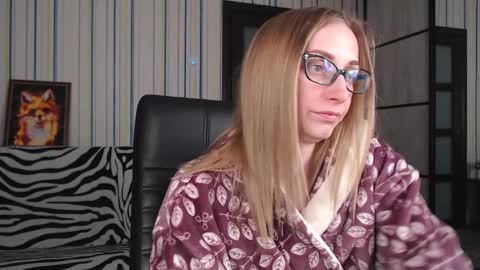 Snapshot of vikaericka chatting on February 20, 2025, 1:25 am Vika online show from February 20, 2025, 1:25 am