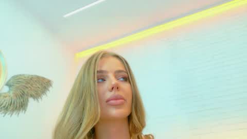 vikafever online show from November 17, 2025, 5:52 pm