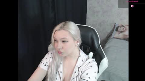 Snapshot of vikapowers chatting on April 10, 2026, 7:07 pm vikapowers online show from April 10, 2026, 7:07 pm