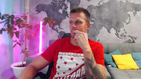 vikingchrisss online show from October 5, 2025, 9:40 am