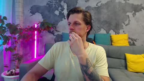 vikingchrisss online show from April 8, 2026, 10:04 am