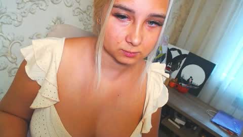 Snapshot of vikiwaitingforyou chatting on October 15, 2025, 10:04 am Vitoria online show from October 15, 2025, 10:04 am