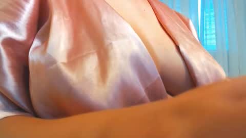 Snapshot of vikiwaitingforyou chatting on November 7, 2025, 1:33 pm Vitoria online show from November 7, 2025, 1:33 pm