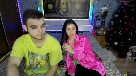 Snapshot of vikki_and_george chatting on January 19, 2025, 5:07 pm vikki and george online show from January 19, 2025, 5:07 pm