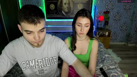 Snapshot of vikki_and_george chatting on February 4, 2025, 9:31 pm vikki and george online show from February 4, 2025, 9:31 pm