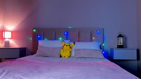 Snapshot of vikkilustfull chatting on December 18, 2024, 7:36 am VIKKI online show from December 18, 2024, 7:36 am