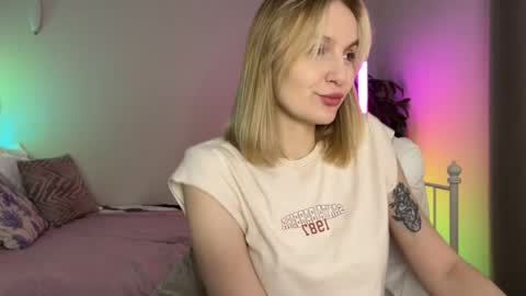 Vikky online show from May 12, 2026, 1:03 am