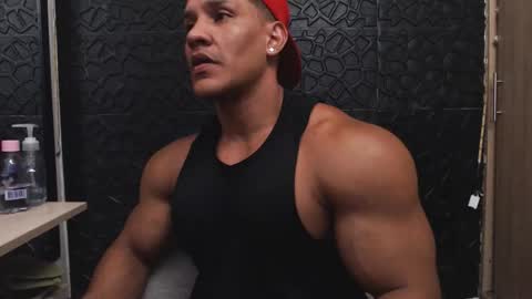 Viktor Herrera online show from October 10, 2025, 5:01 pm