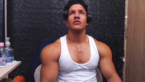 Viktor Herrera online show from October 20, 2025, 3:01 pm