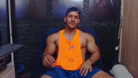 Viktor Herrera online show from April 13, 2026, 7:52 pm