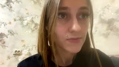 Snapshot of viktoria9898 chatting on December 3, 2024, 1:08 am Sweett online show from December 3, 2024, 1:08 am