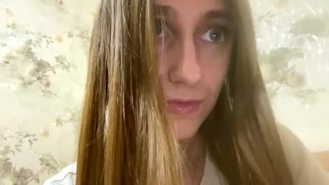 Snapshot of viktoria9898 chatting on December 6, 2024, 9:46 pm Sweett online show from December 6, 2024, 9:46 pm