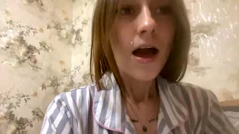 Snapshot of viktoria9898 chatting on December 13, 2024, 9:20 pm Sweett online show from December 13, 2024, 9:20 pm