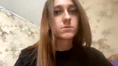 Snapshot of viktoria9898 chatting on December 23, 2024, 10:21 am Sweett online show from December 23, 2024, 10:21 am