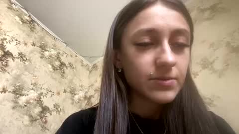 Snapshot of viktoria9898 chatting on February 18, 2025, 10:16 am Sweett online show from February 18, 2025, 10:16 am