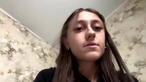 Snapshot of viktoria9898 chatting on March 12, 2025, 10:48 am Sweett online show from March 12, 2025, 10:48 am