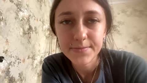 Snapshot of viktoria9898 chatting on September 18, 2025, 11:45 am Sweett online show from September 18, 2025, 11:45 am
