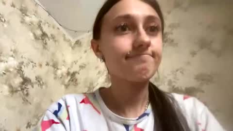 Snapshot of viktoria9898 chatting on September 24, 2025, 11:46 am Sweett online show from September 24, 2025, 11:46 am
