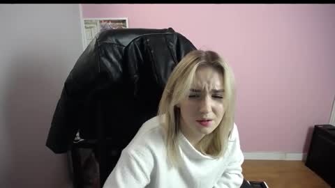 Snapshot of viktoria_lovely chatting on January 16, 2026, 12:42 pm viktoria_lovely online show from January 16, 2026, 12:42 pm