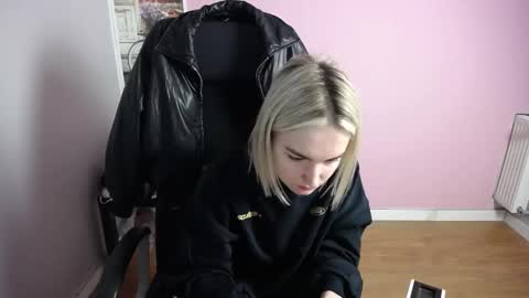 Snapshot of viktoria_lovely chatting on February 17, 2026, 6:32 am viktoria_lovely online show from February 17, 2026, 6:32 am