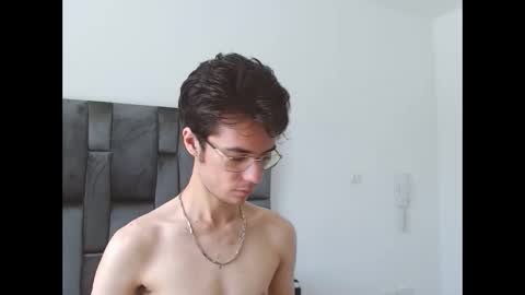 Snapshot of viktornoir chatting on September 13, 2025, 3:45 pm viktornoir online show from September 13, 2025, 3:45 pm