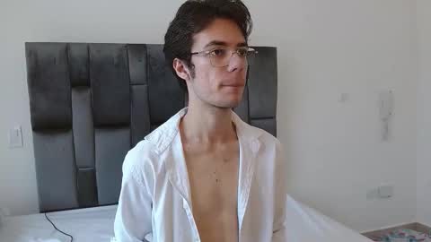 viktornoir online show from October 15, 2025, 2:39 pm