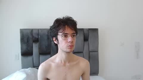 viktornoir online show from October 28, 2025, 2:42 pm