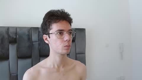 viktornoir online show from October 30, 2025, 2:40 pm