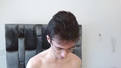 viktornoir online show from October 31, 2025, 3:57 pm