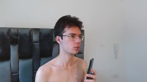 viktornoir online show from November 1, 2025, 7:49 pm