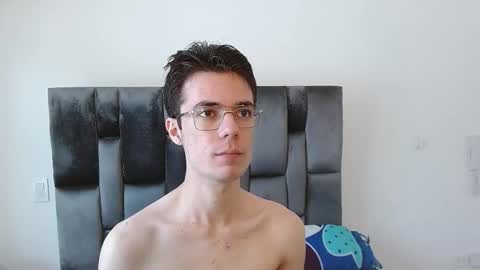 viktornoir online show from November 4, 2025, 2:27 pm