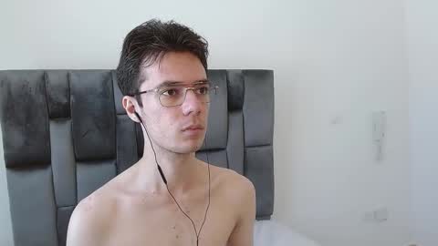 viktornoir online show from November 7, 2025, 3:01 pm