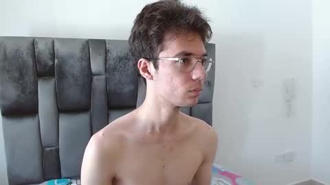 viktornoir online show from November 12, 2025, 3:34 pm