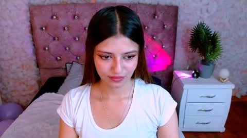 Snapshot of viky_evanss chatting on February 20, 2026, 1:55 pm viky_evanss online show from February 20, 2026, 1:55 pm
