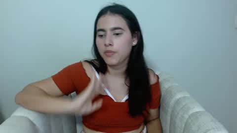 vikysexy28 online show from February 25, 2025, 9:02 pm