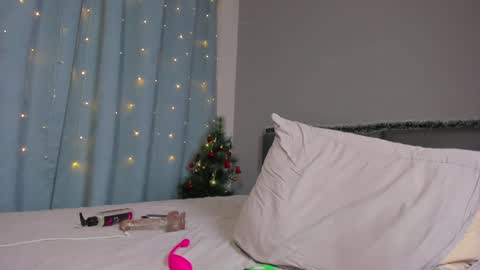 Snapshot of vina_skybabe chatting on December 24, 2024, 6:06 pm Vina online show from December 24, 2024, 6:06 pm