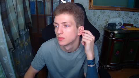 Snapshot of vince__dice chatting on January 4, 2025, 12:05 am Dimoooooon online show from January 4, 2025, 12:05 am