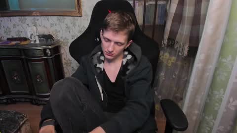 Snapshot of vince__dice chatting on January 17, 2025, 9:28 pm Dimoooooon online show from January 17, 2025, 9:28 pm