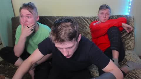 Snapshot of vince__dice chatting on January 19, 2025, 10:28 pm Dimoooooon online show from January 19, 2025, 10:28 pm