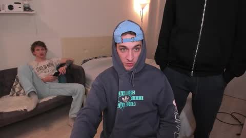 Snapshot of vince__dice chatting on September 30, 2025, 12:48 am Dimoooooon online show from September 30, 2025, 12:48 am