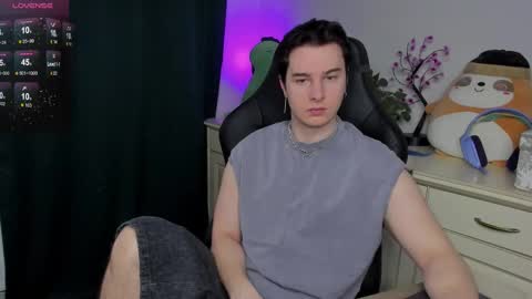 Snapshot of vincent__strong chatting on January 19, 2026, 8:07 am Vincent Strong online show from January 19, 2026, 8:07 am