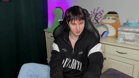 Snapshot of vincent__strong chatting on February 8, 2026, 6:00 pm Vincent Strong online show from February 8, 2026, 6:00 pm