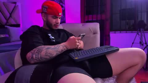 Vincent online show from November 21, 2025, 4:00 am