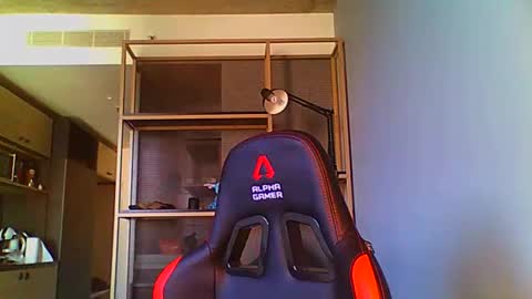 vincentprice69 online show from October 17, 2025, 4:31 pm