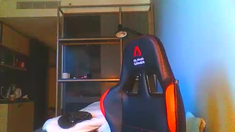 vincentprice69 online show from October 26, 2025, 11:49 am