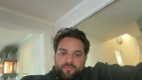 Snapshot of vinfaro27 chatting on September 17, 2025, 10:33 pm Vinfaro27 online show from September 17, 2025, 10:33 pm