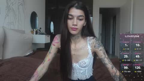 vinkitinkii online show from October 6, 2025, 6:55 am