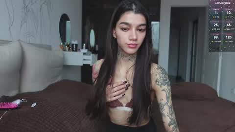 vinkitinkii online show from October 27, 2025, 7:01 am