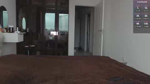 vinkitinkii online show from October 28, 2025, 7:34 am