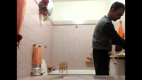 Zenith online show from October 28, 2025, 10:01 pm